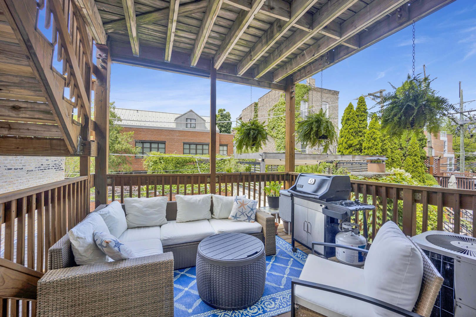 1940 N Hudson Avenue Unit: 2
