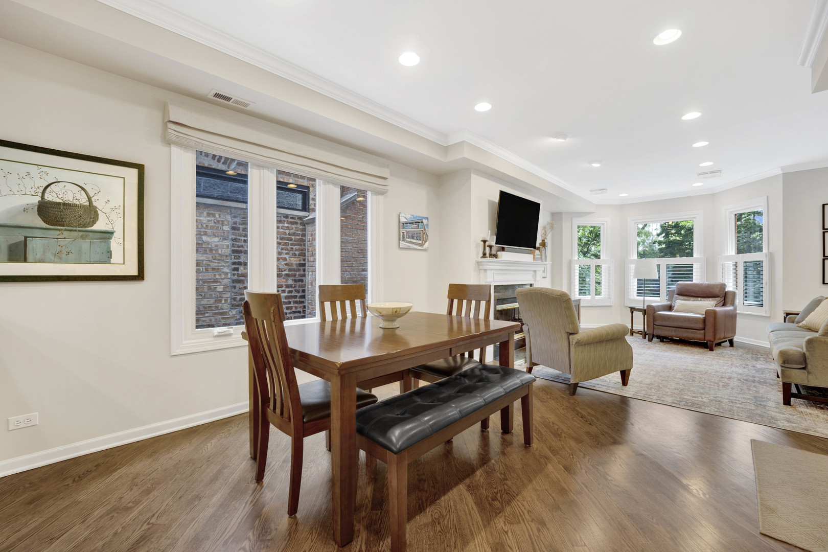 1940 N Hudson Avenue Unit: 2