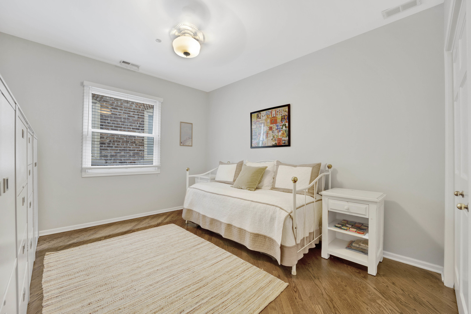 1940 N Hudson Avenue Unit: 2
