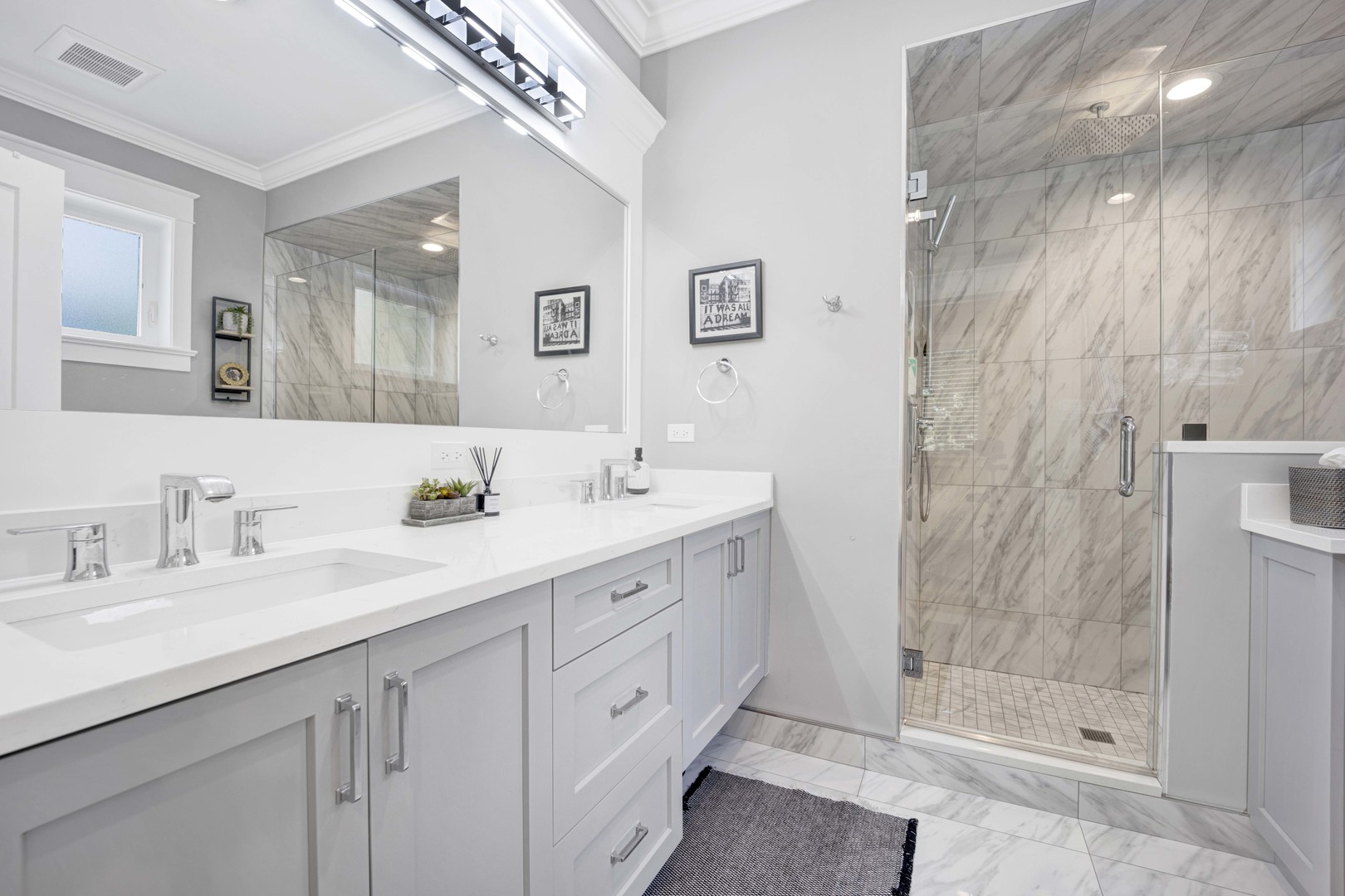 3012 N Leavitt Street Unit: 2