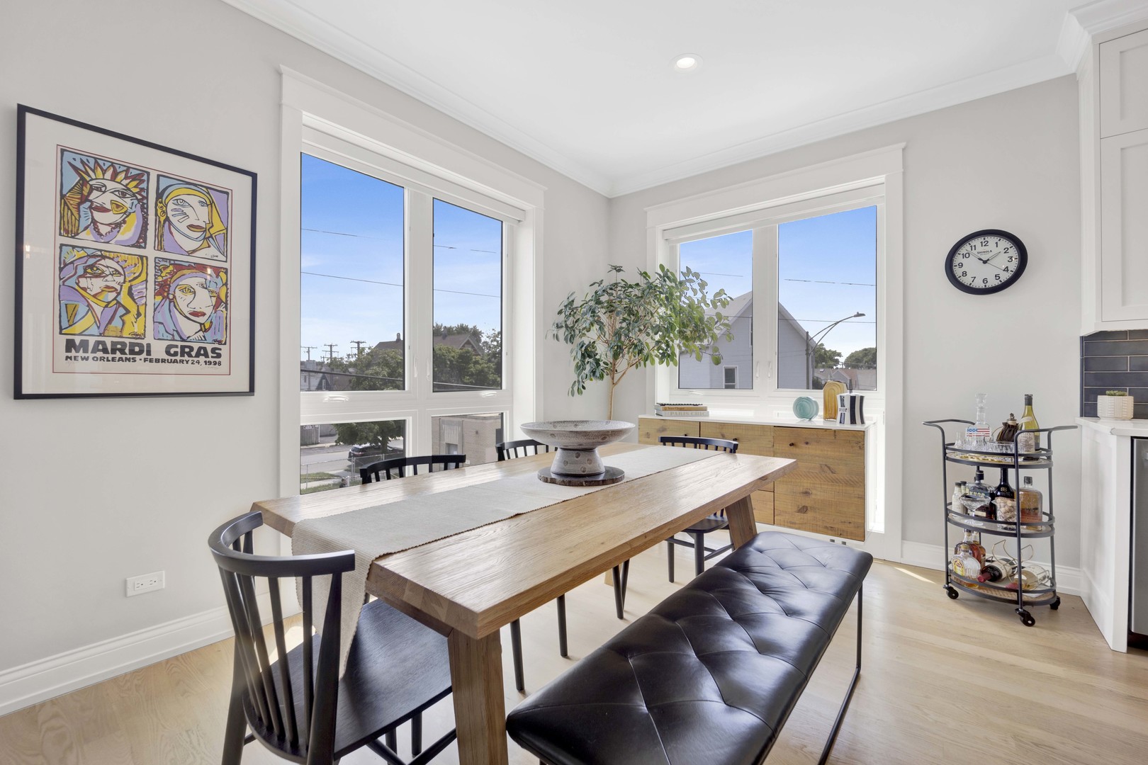 3012 N Leavitt Street Unit: 2
