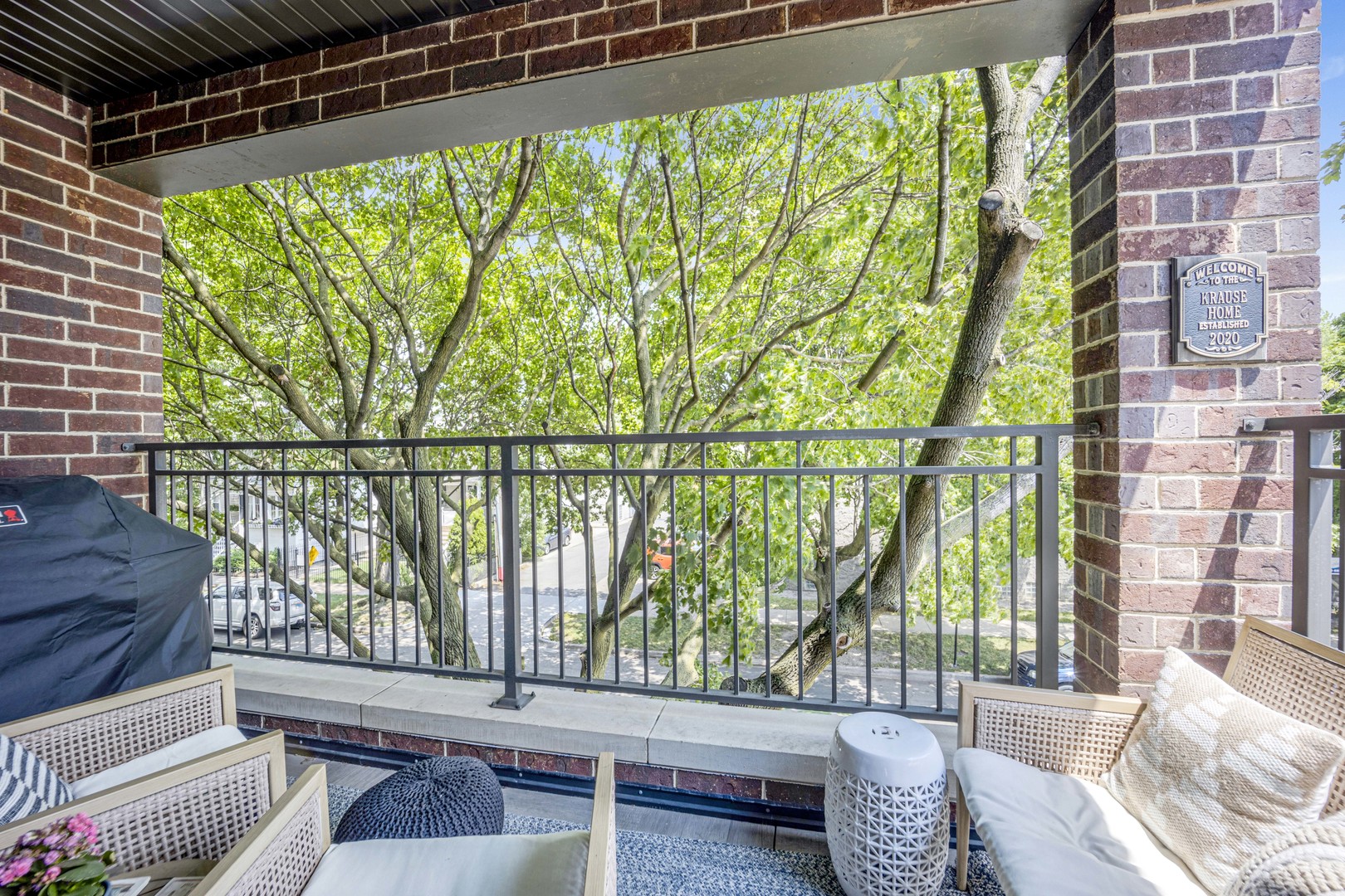 3012 N Leavitt Street Unit: 2