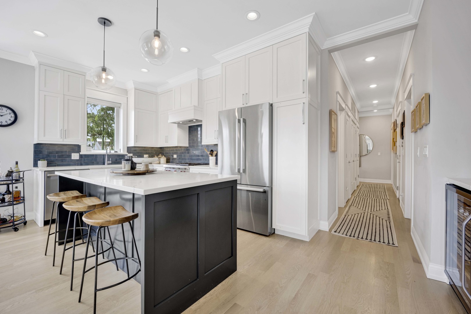 3012 N Leavitt Street Unit: 2