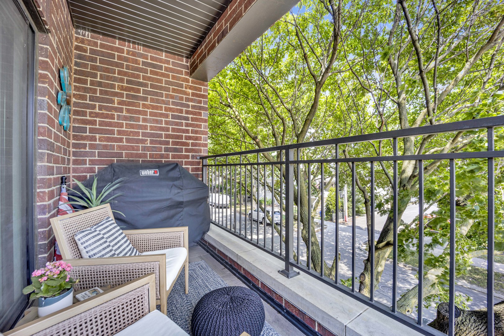 3012 N Leavitt Street Unit: 2