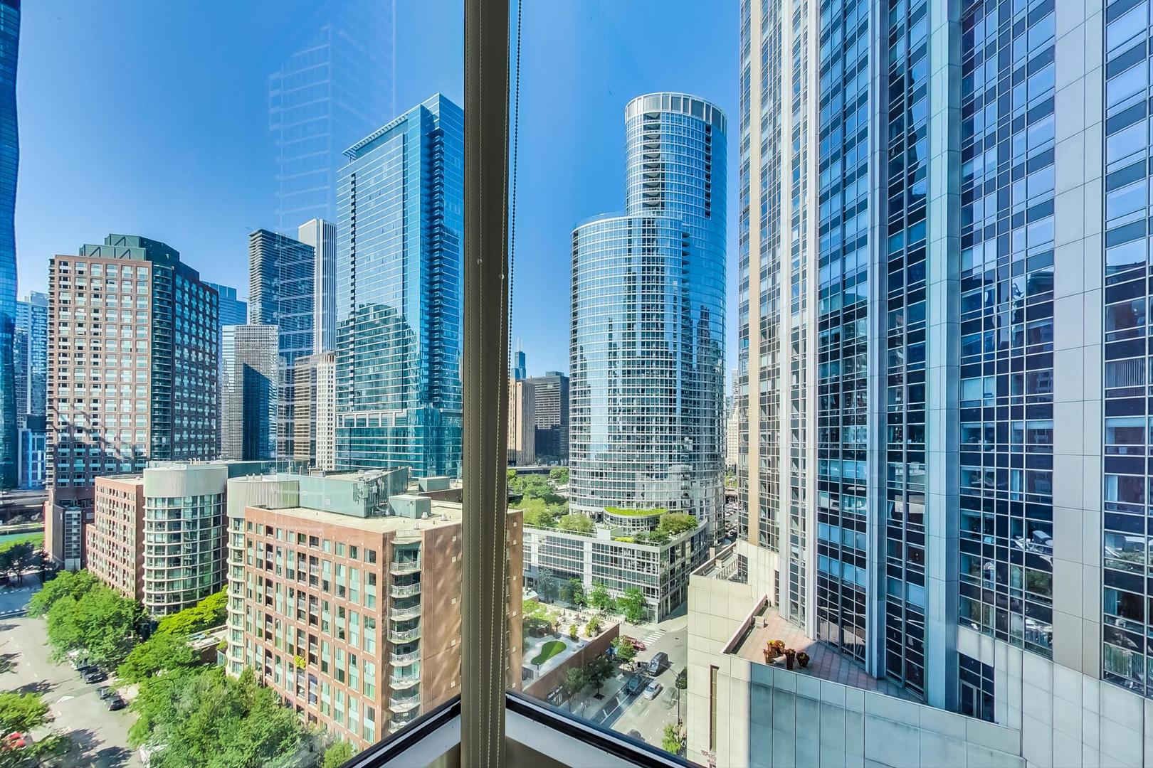 505 N MCCLURG Court Unit: 1506