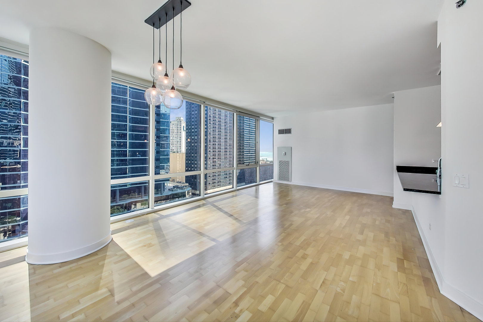 505 N MCCLURG Court Unit: 1506