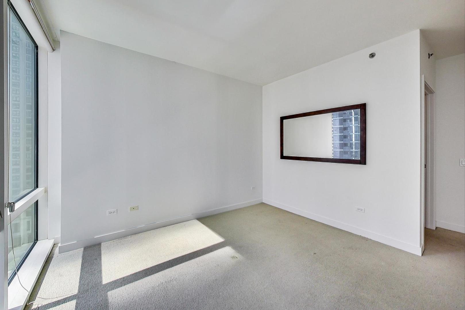 505 N MCCLURG Court Unit: 1506
