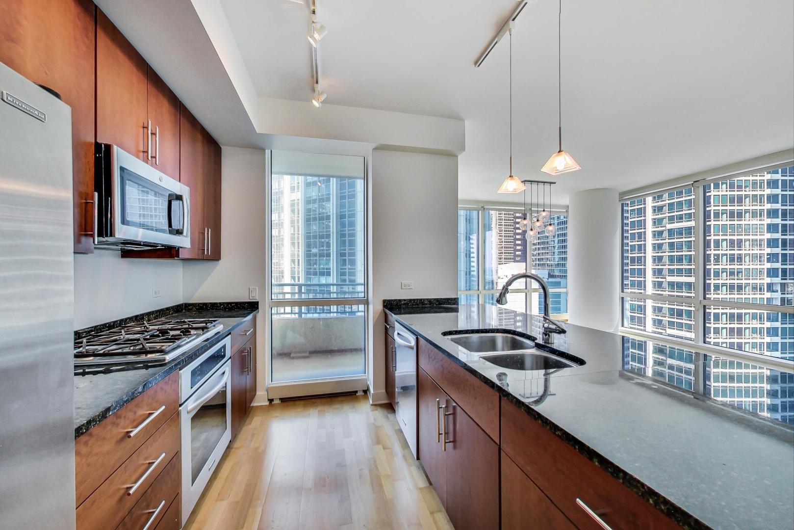 505 N MCCLURG Court Unit: 1506