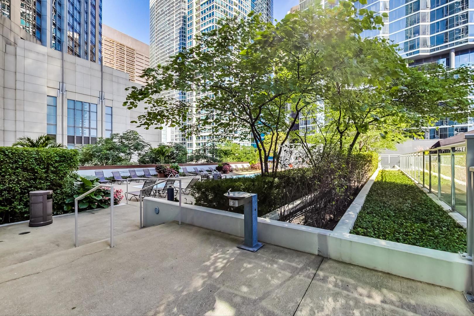 505 N MCCLURG Court Unit: 1506