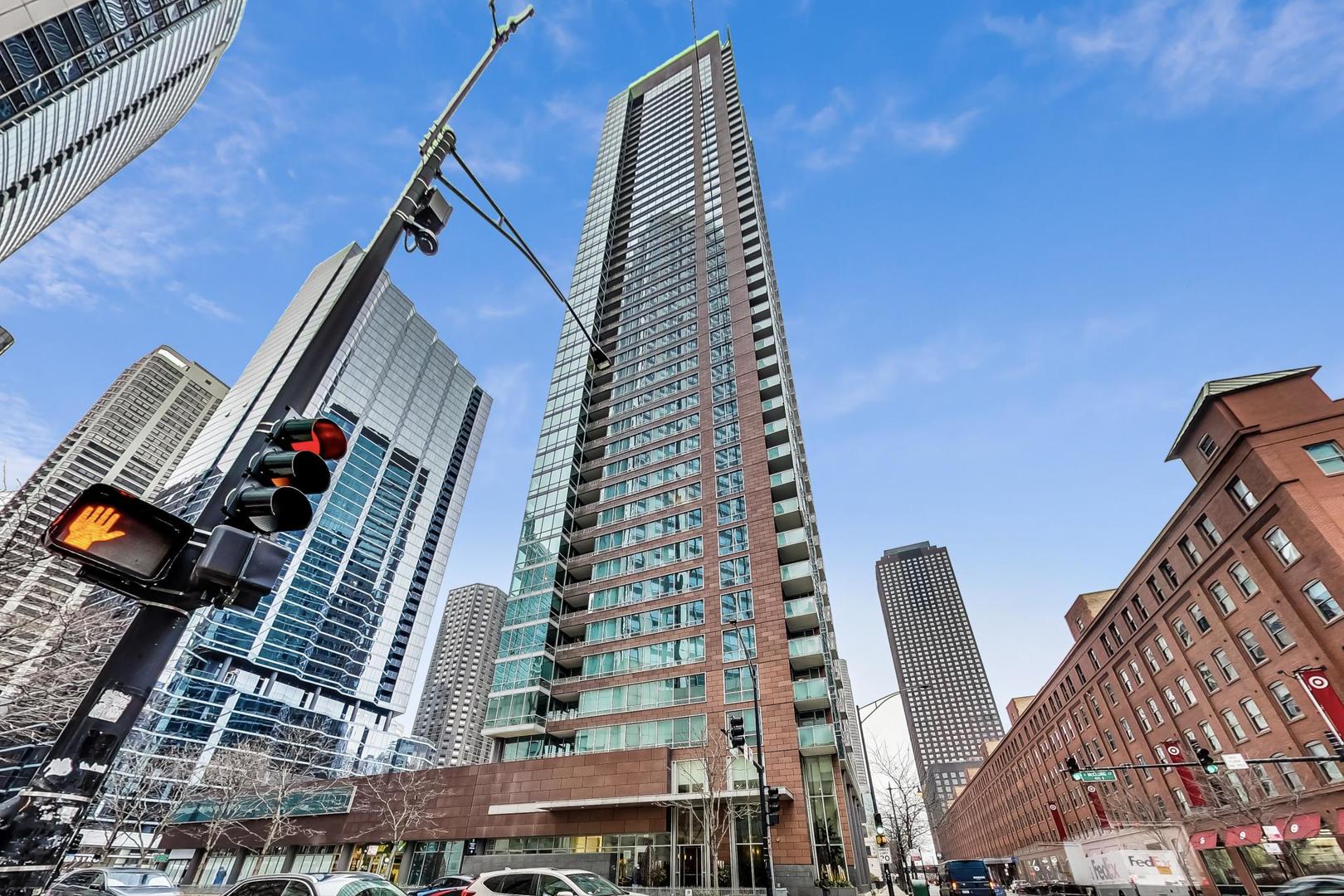 505 N MCCLURG Court Unit: 1506
