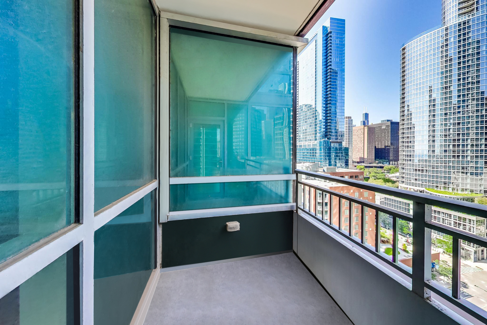 505 N MCCLURG Court Unit: 1506