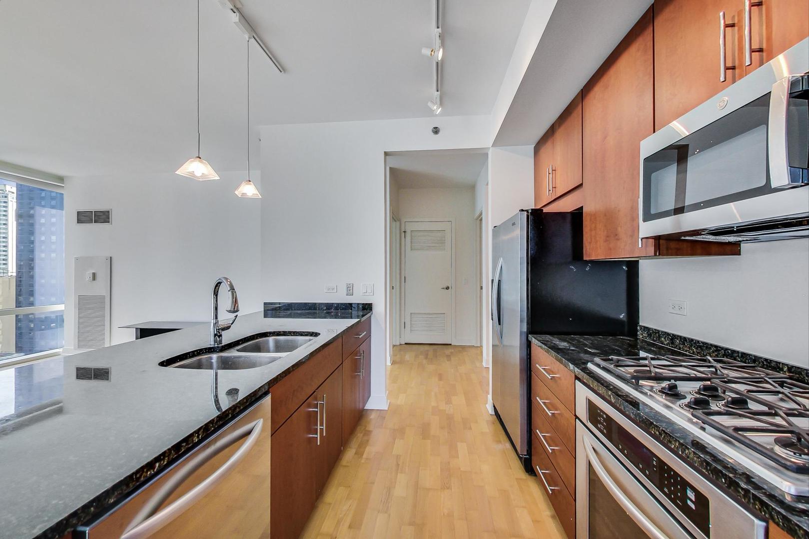 505 N MCCLURG Court Unit: 1506