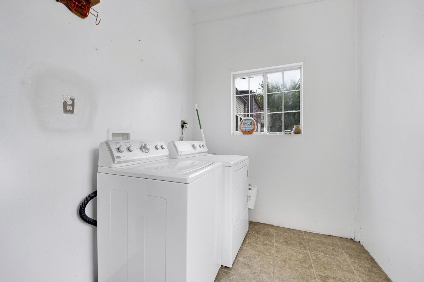 2253 W Belmont Avenue