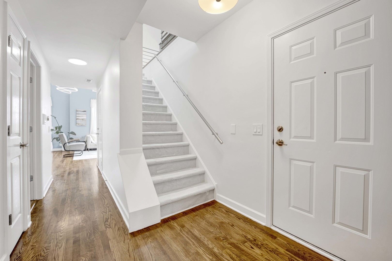 927 N Noble Street Unit: 4