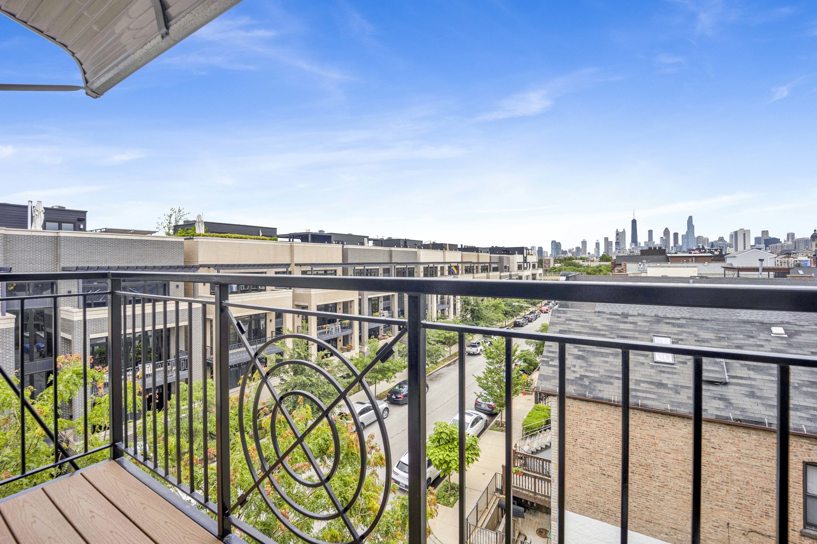 927 N Noble Street Unit: 4