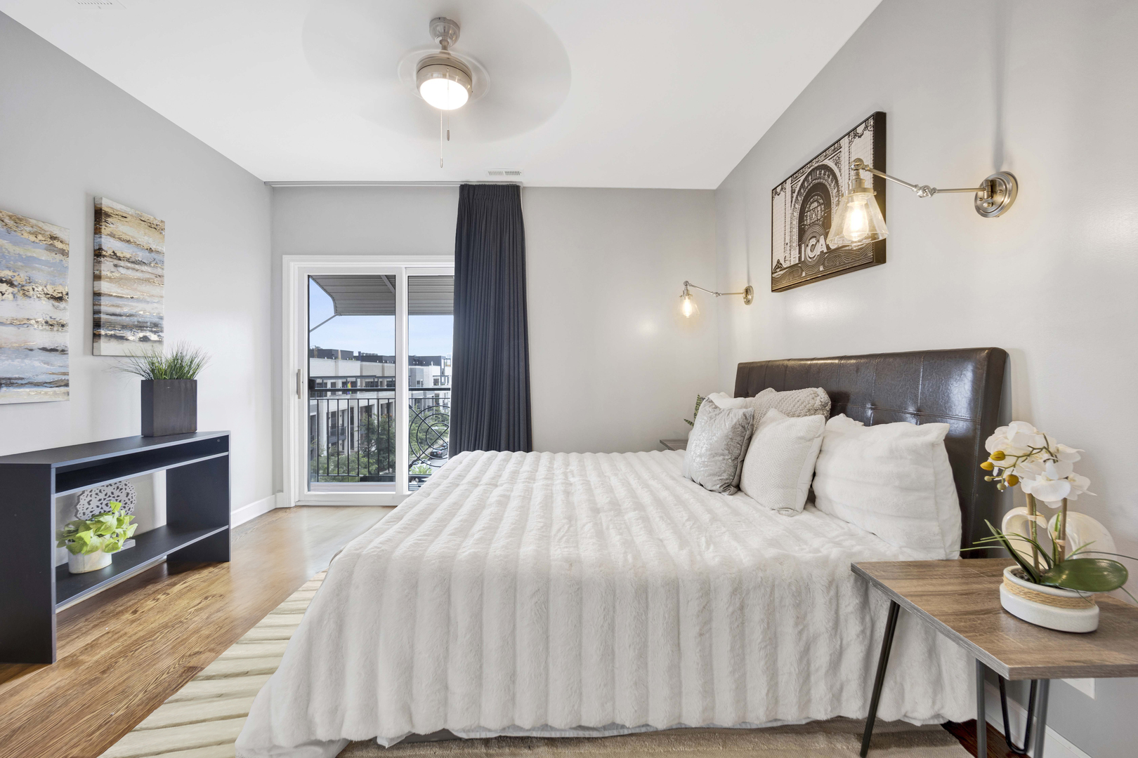 927 N Noble Street Unit: 4