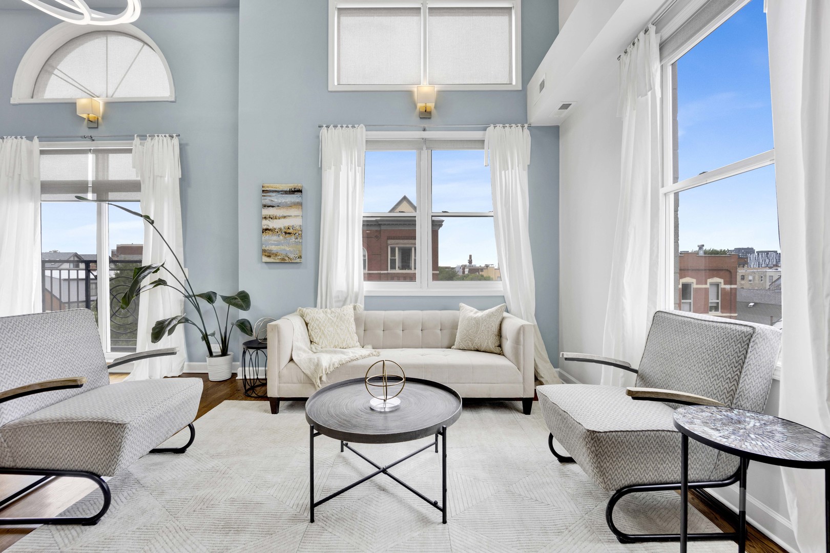 927 N Noble Street Unit: 4