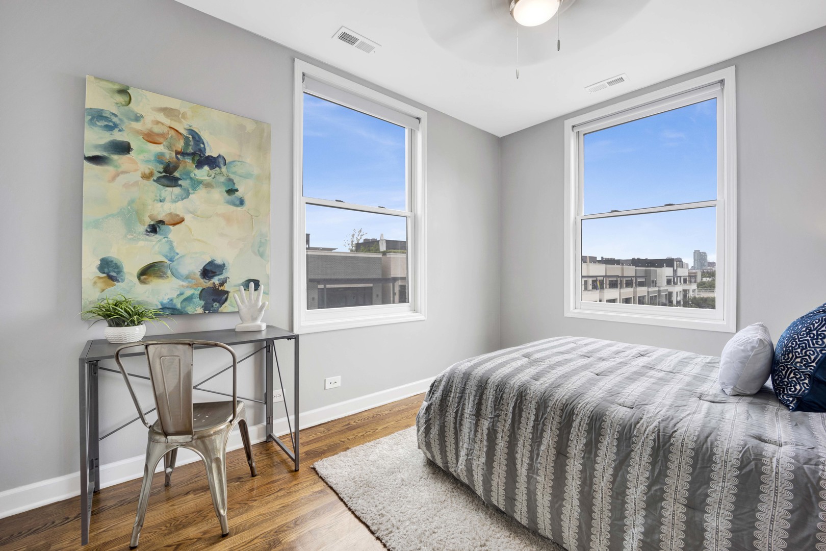 927 N Noble Street Unit: 4