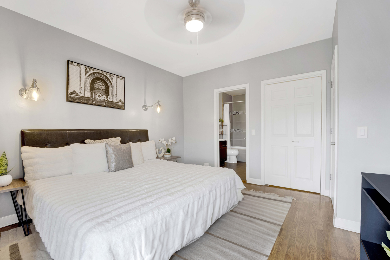 927 N Noble Street Unit: 4