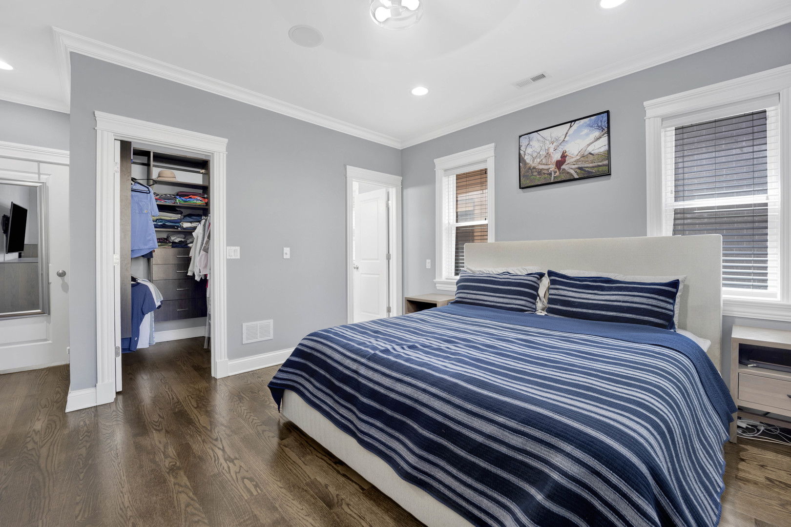 902 W Barry Avenue Unit: 2