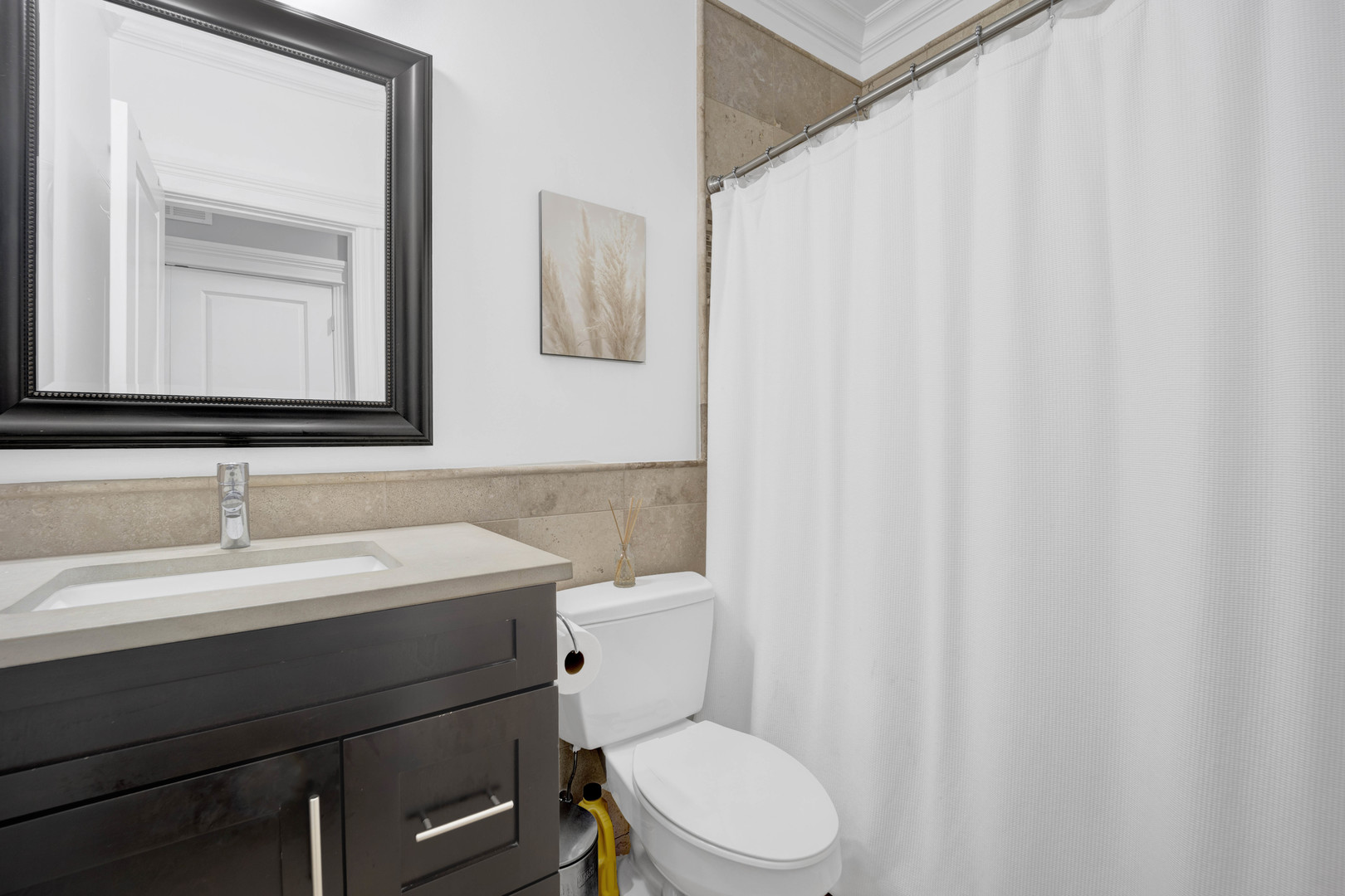 902 W Barry Avenue Unit: 2