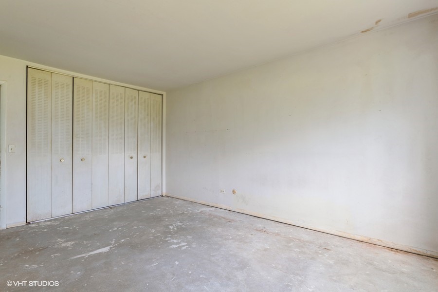 10365 DEARLOVE Road Unit: 1D