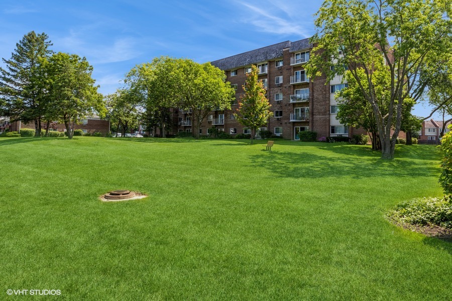 10365 DEARLOVE Road Unit: 1D