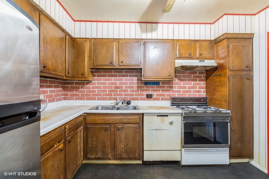 10365 DEARLOVE Road Unit: 1D