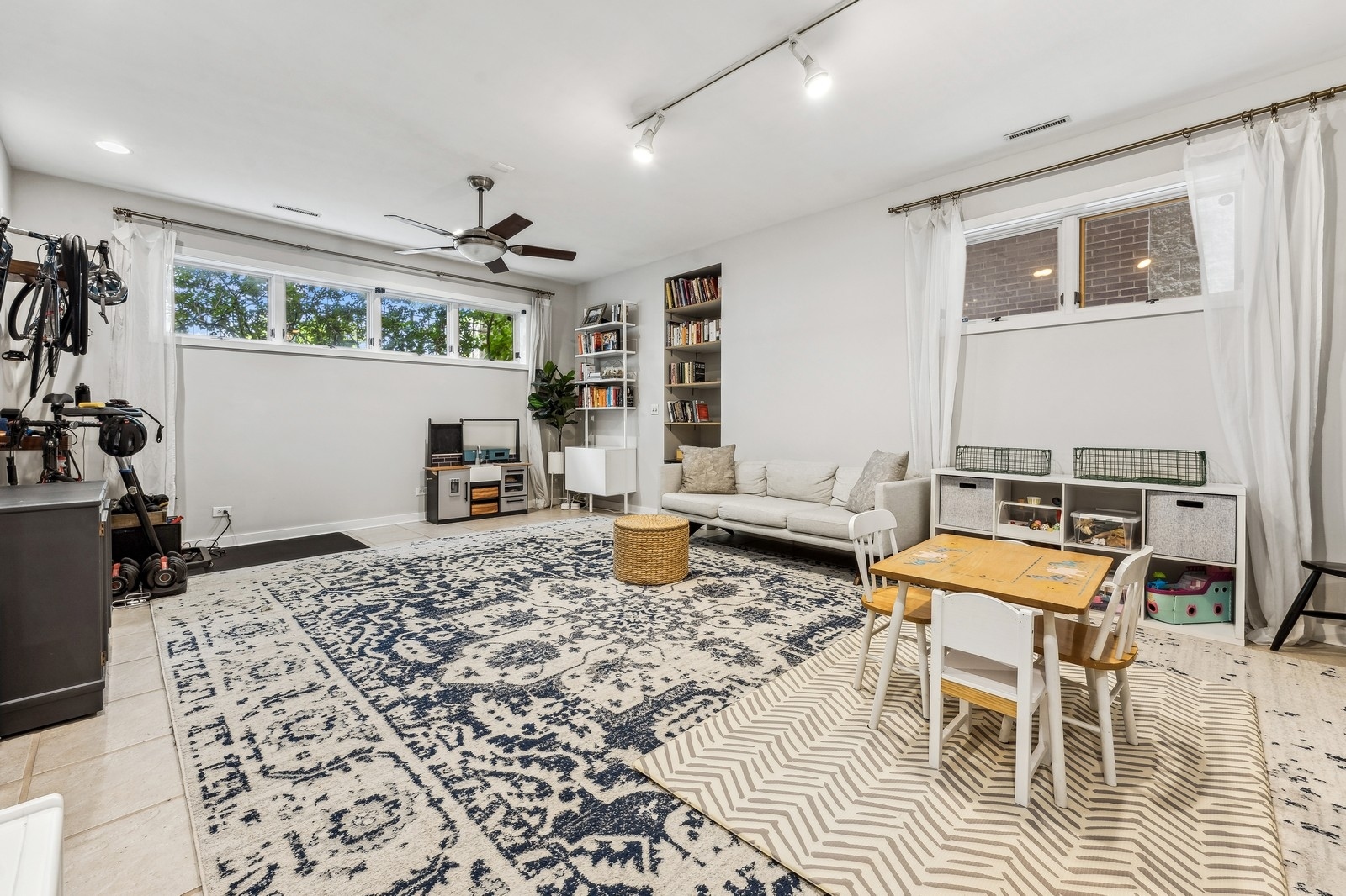 1707 N Sheffield Avenue Unit: 1