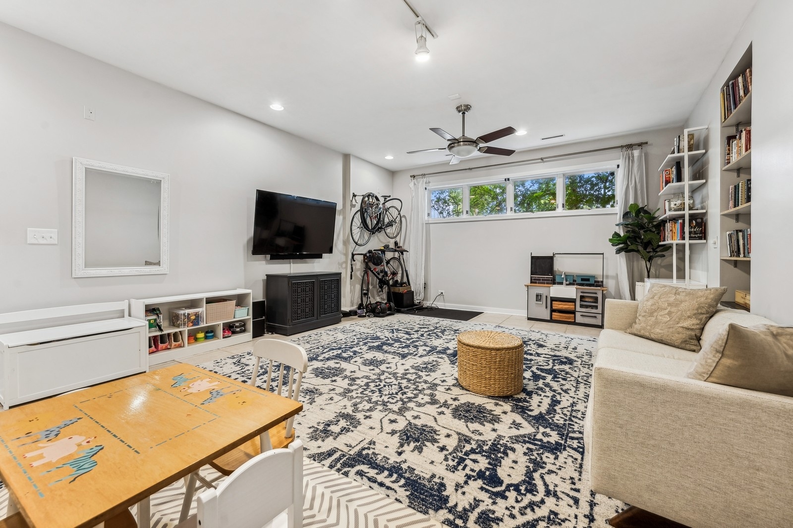 1707 N Sheffield Avenue Unit: 1