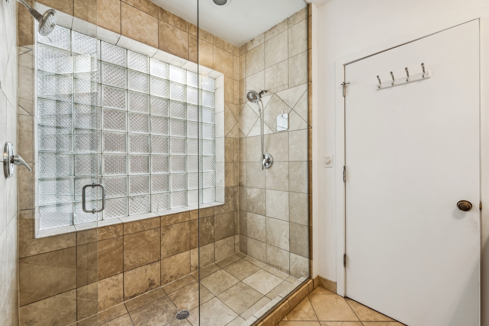 1707 N Sheffield Avenue Unit: 1