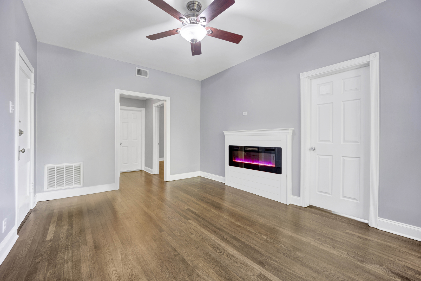 3901 N Claremont Avenue Unit: 2