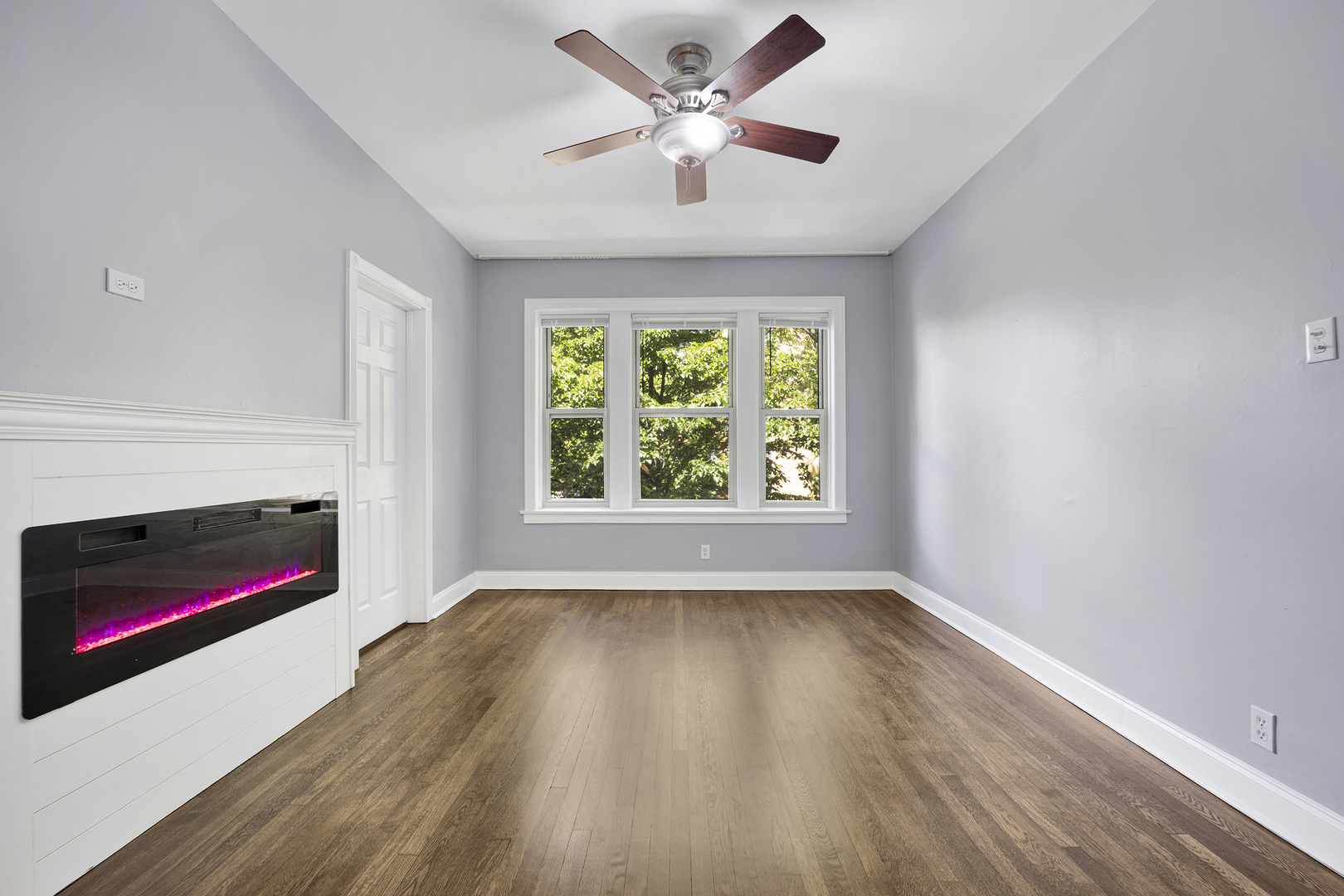 3901 N Claremont Avenue Unit: 2