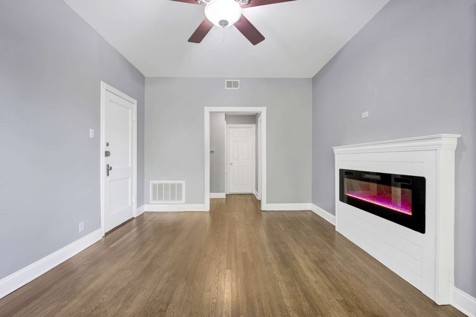 3901 N Claremont Avenue Unit: 2