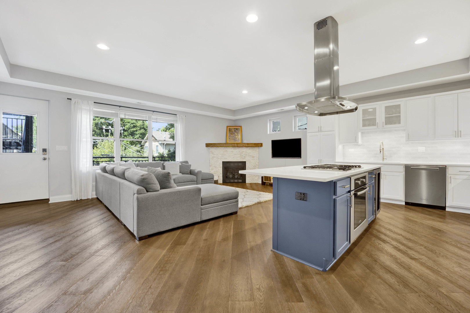 4544 N Seeley Avenue Unit: 2N
