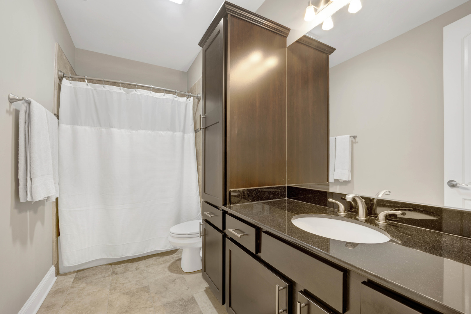 4544 N Seeley Avenue Unit: 2N