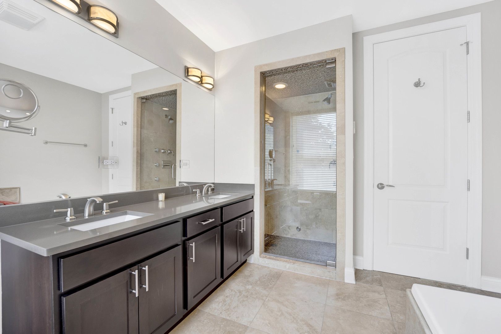 4544 N Seeley Avenue Unit: 2N