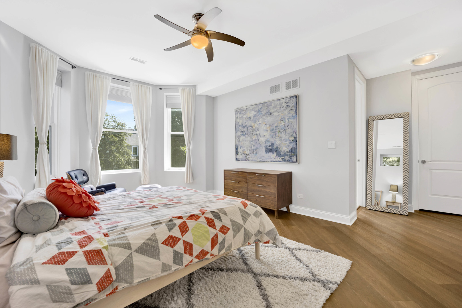 4544 N Seeley Avenue Unit: 2N