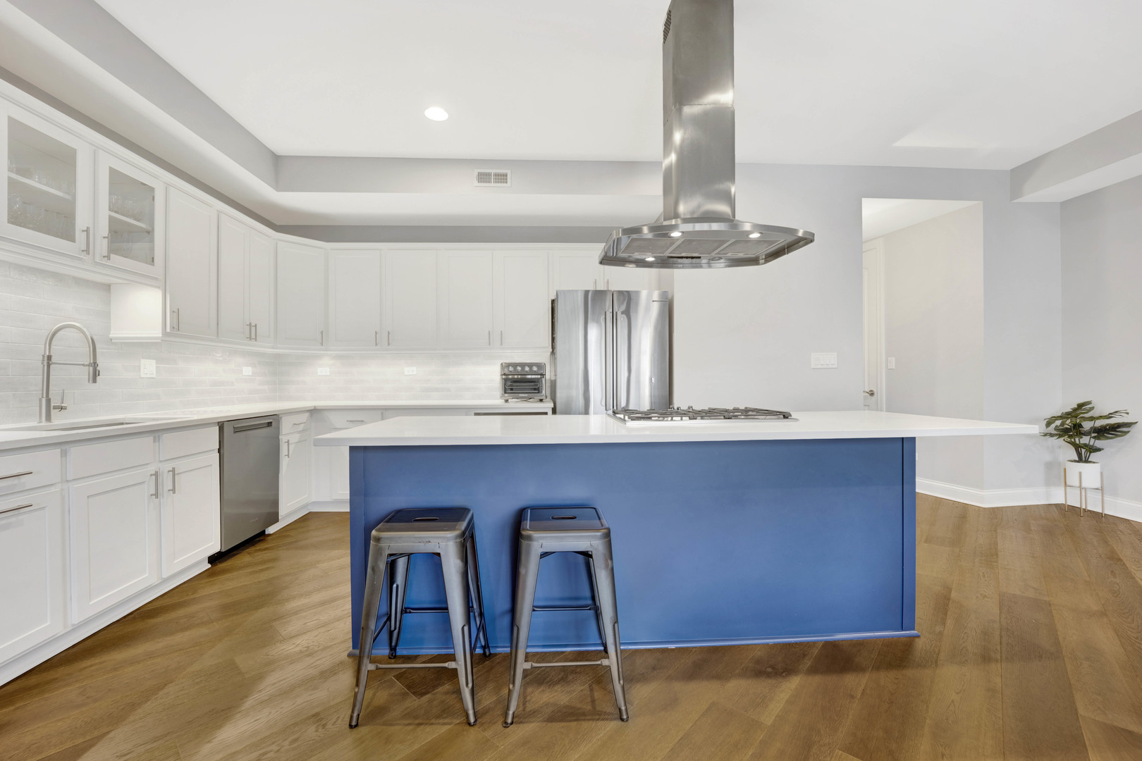 4544 N Seeley Avenue Unit: 2N