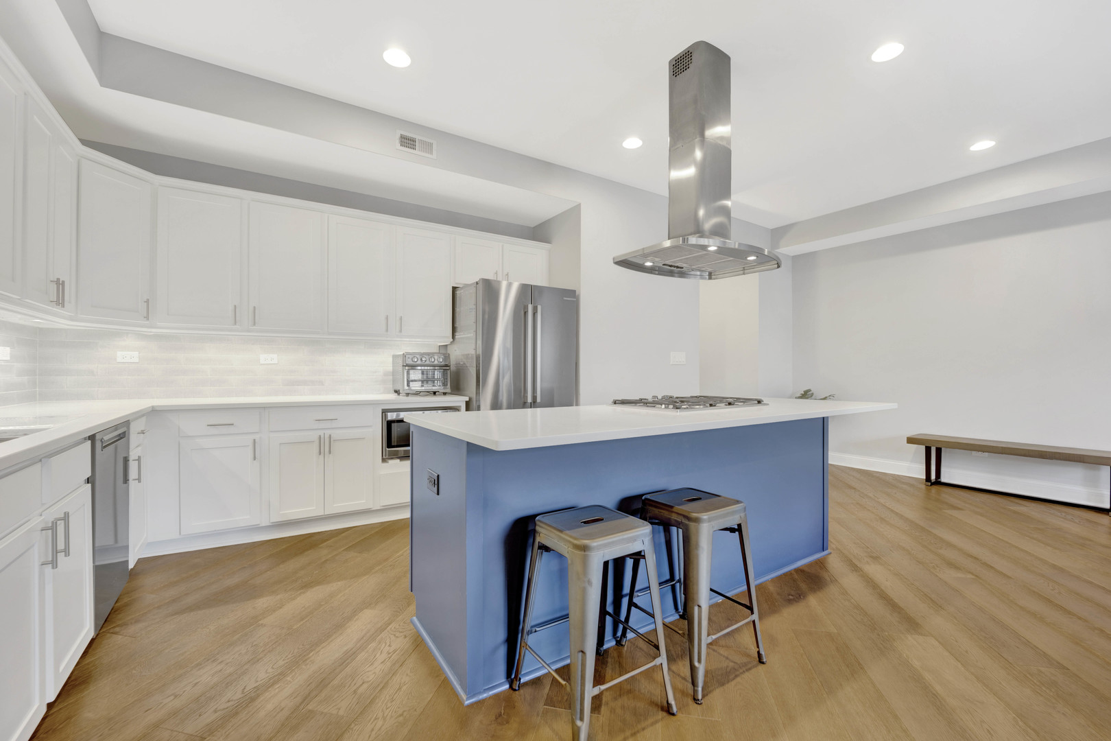 4544 N Seeley Avenue Unit: 2N
