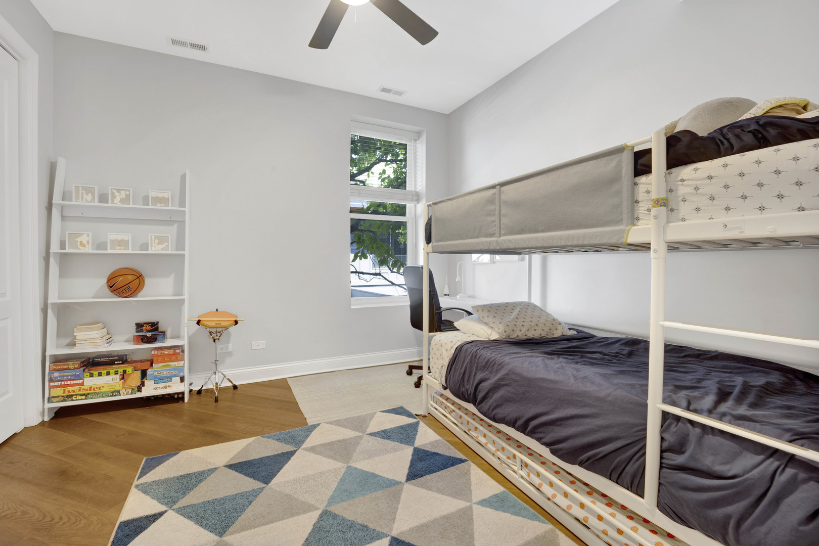 4544 N Seeley Avenue Unit: 2N
