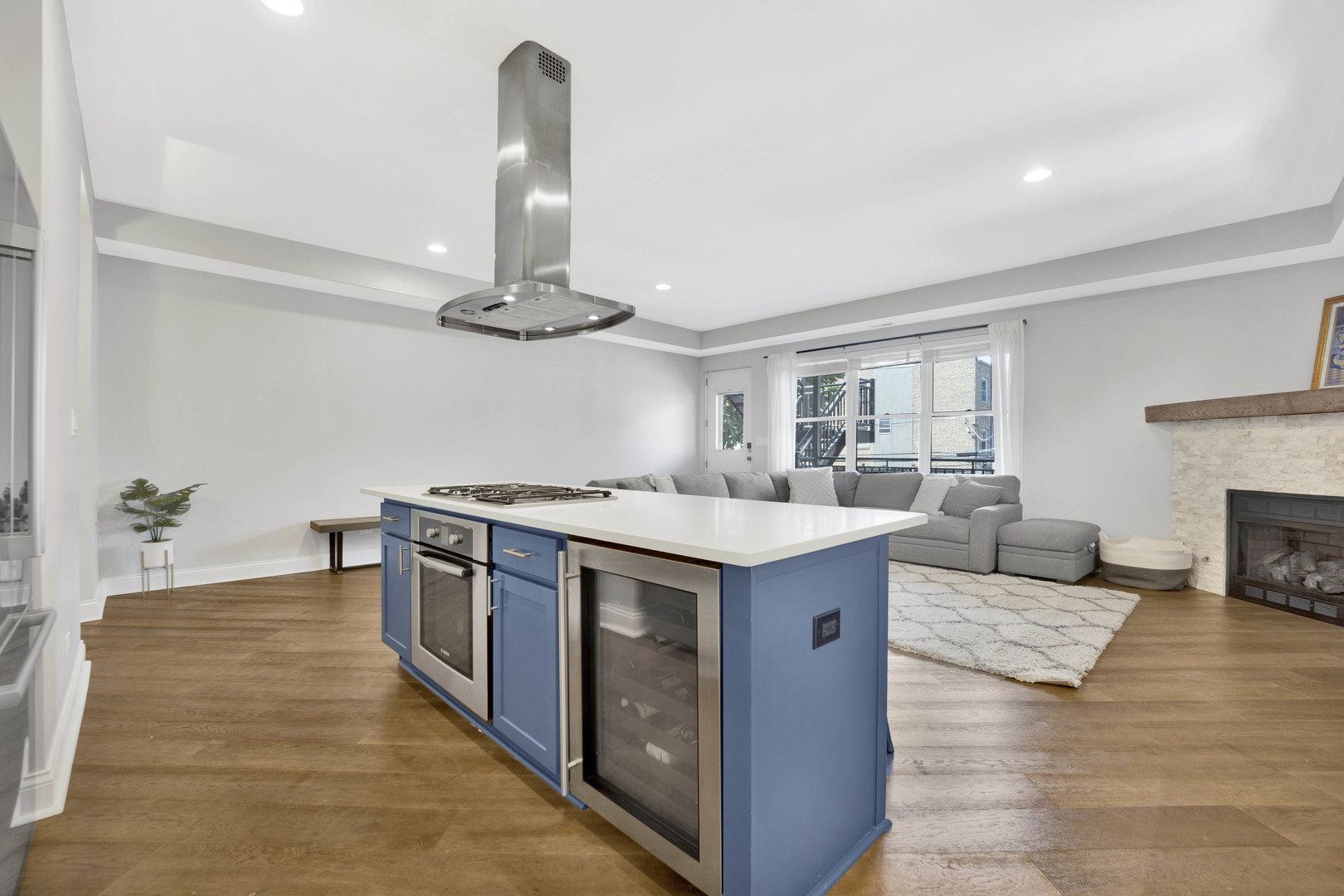 4544 N Seeley Avenue Unit: 2N