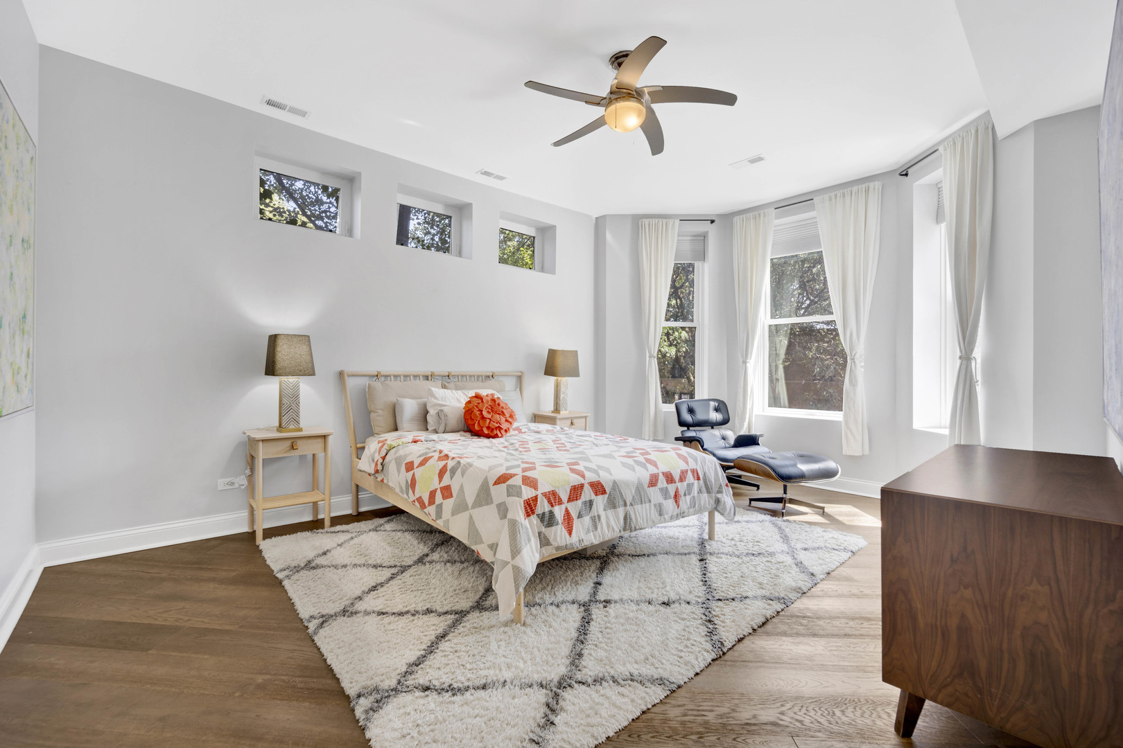 4544 N Seeley Avenue Unit: 2N