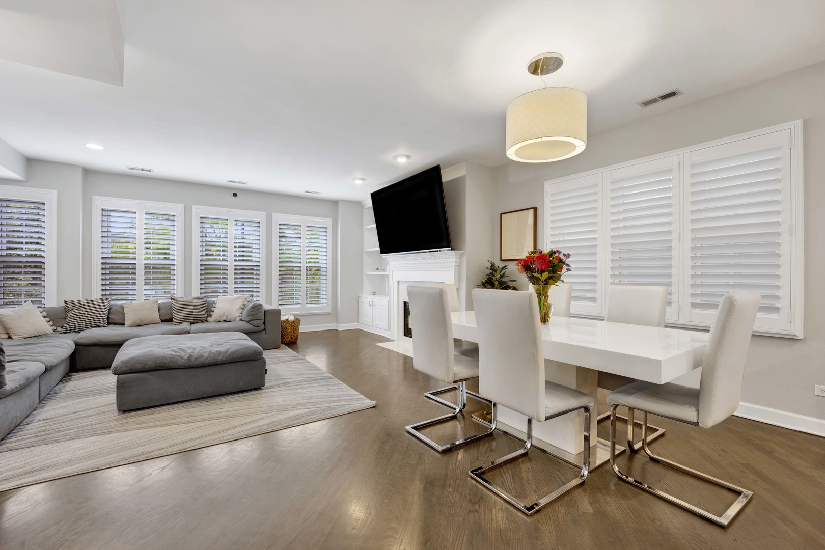 1709 N Larrabee Avenue Unit: 2N