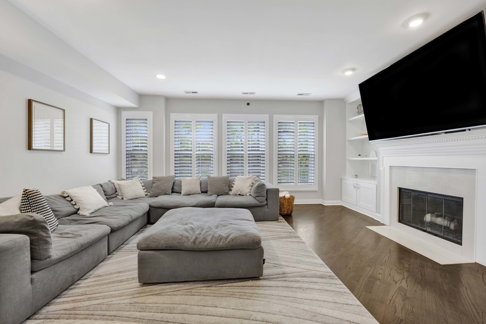 1709 N Larrabee Avenue Unit: 2N