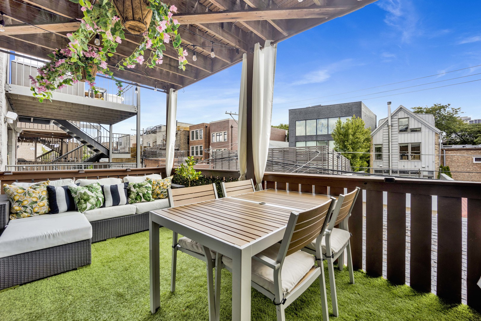 1709 N Larrabee Avenue Unit: 2N