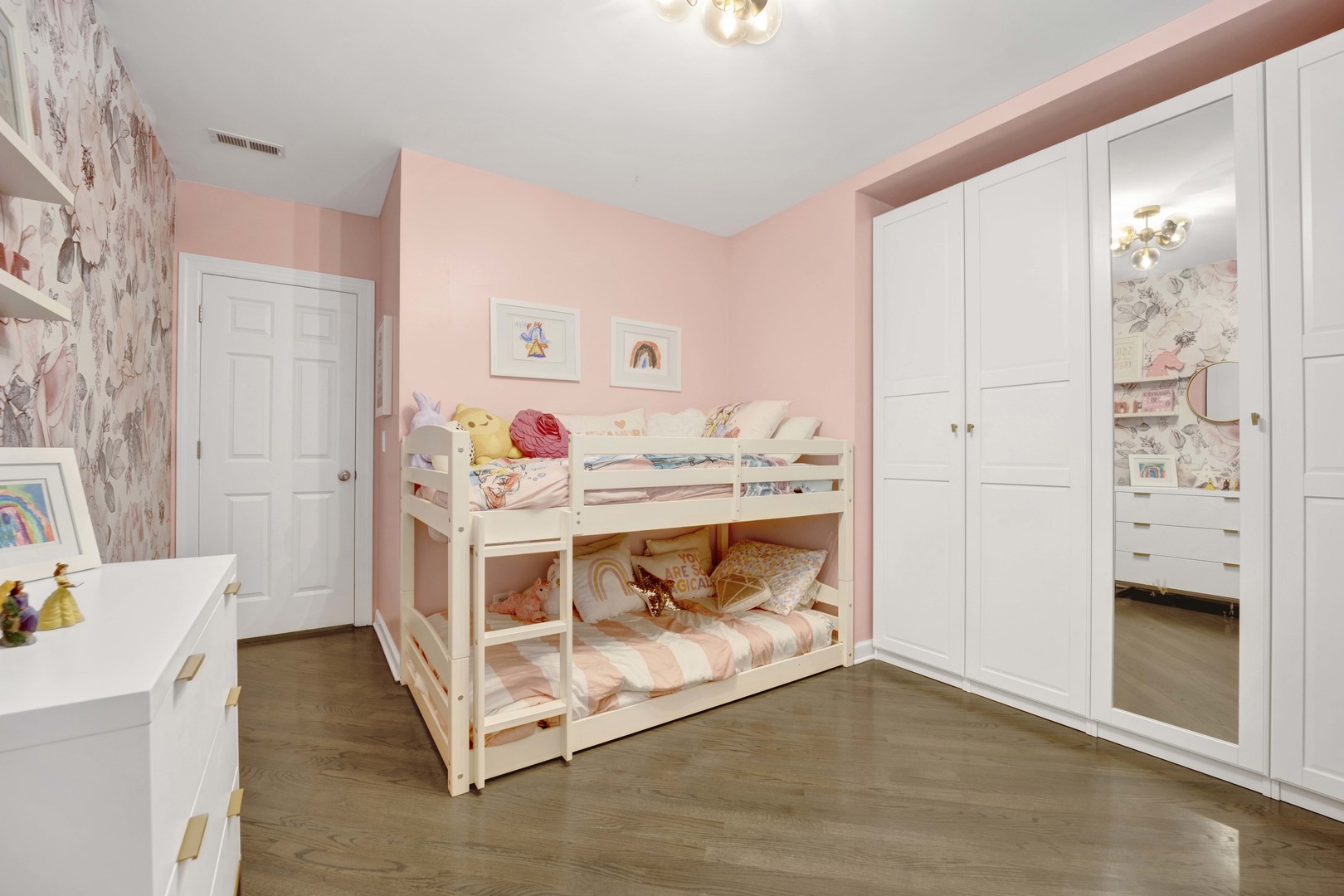 1709 N Larrabee Avenue Unit: 2N