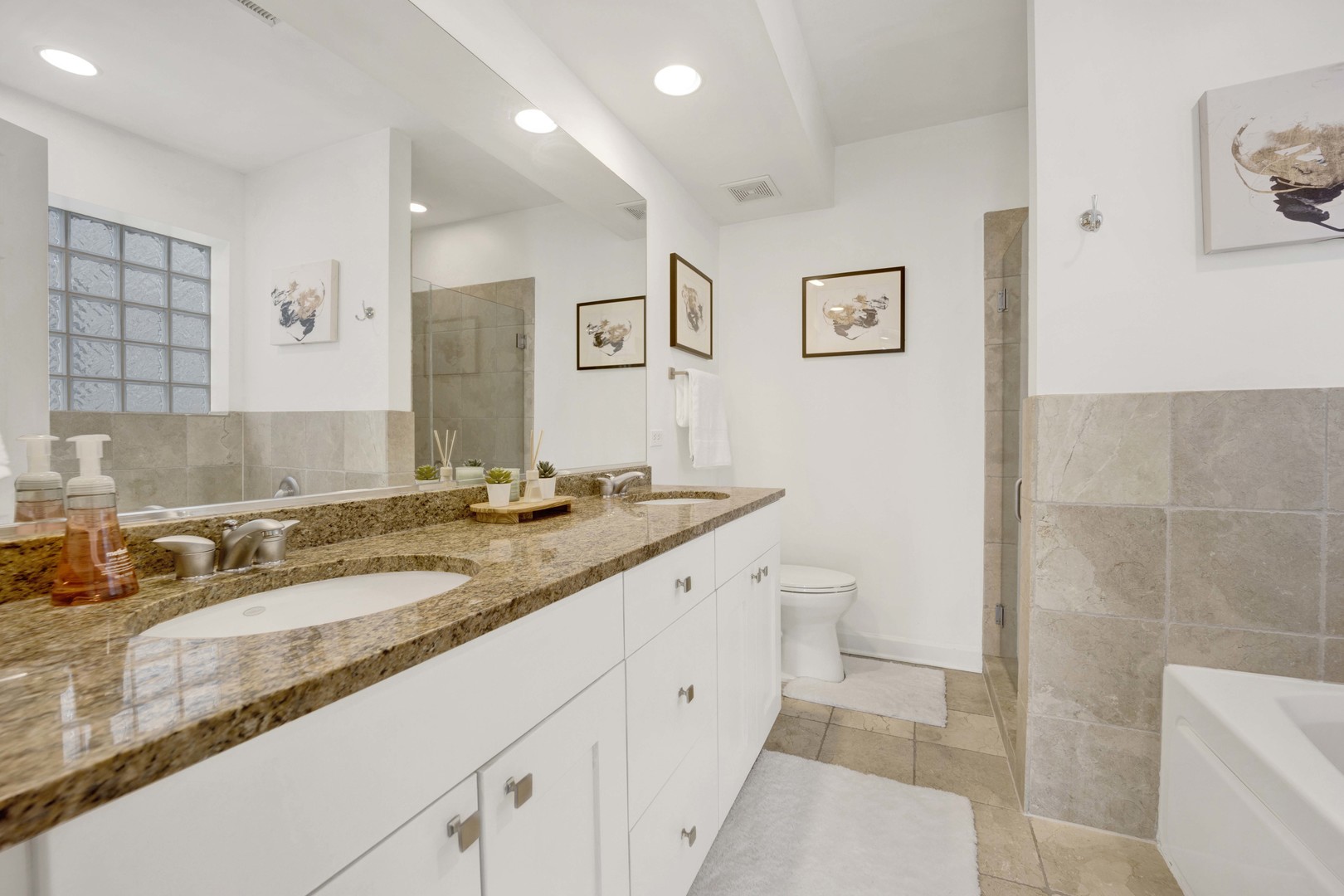 1709 N Larrabee Avenue Unit: 2N