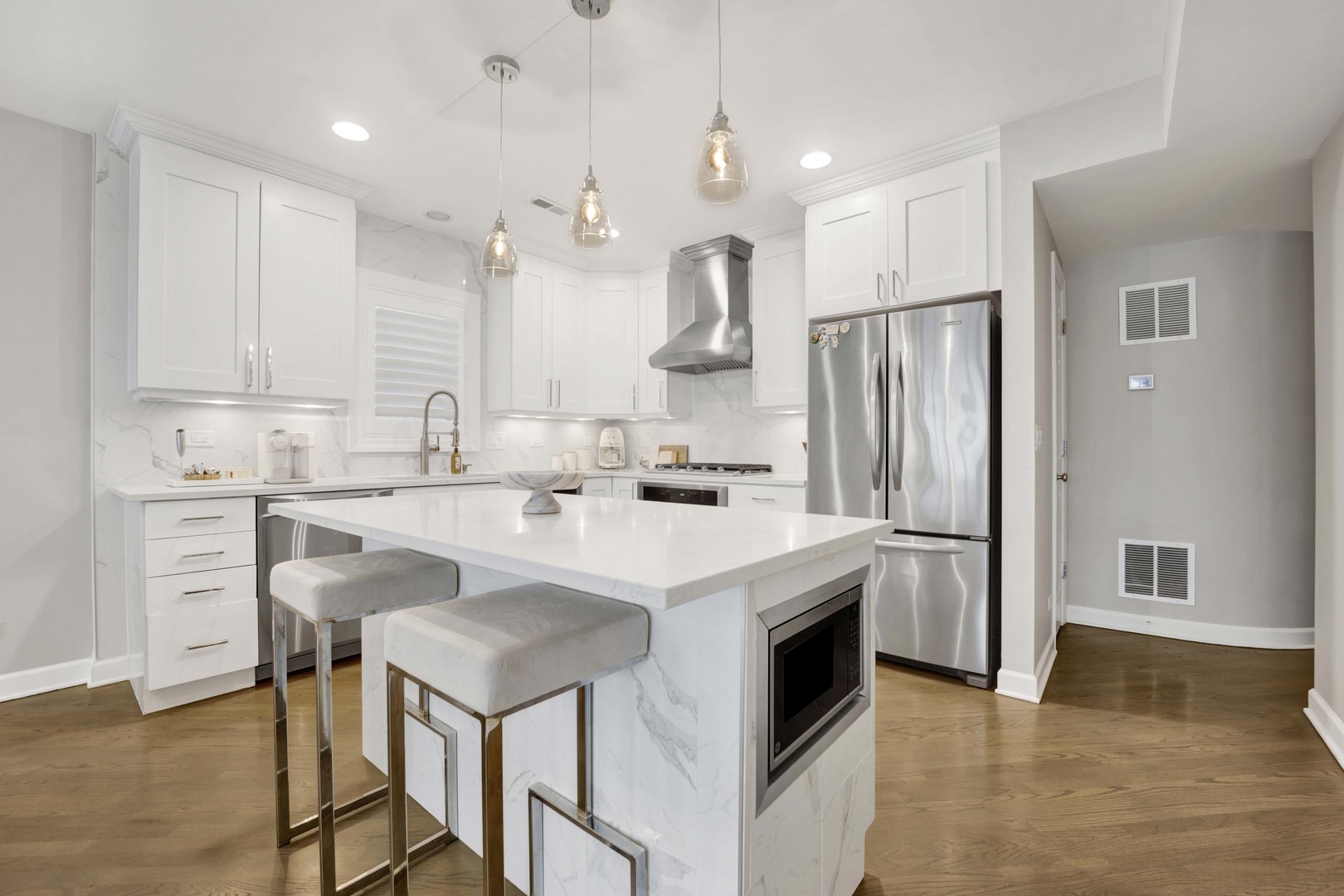 1709 N Larrabee Avenue Unit: 2N