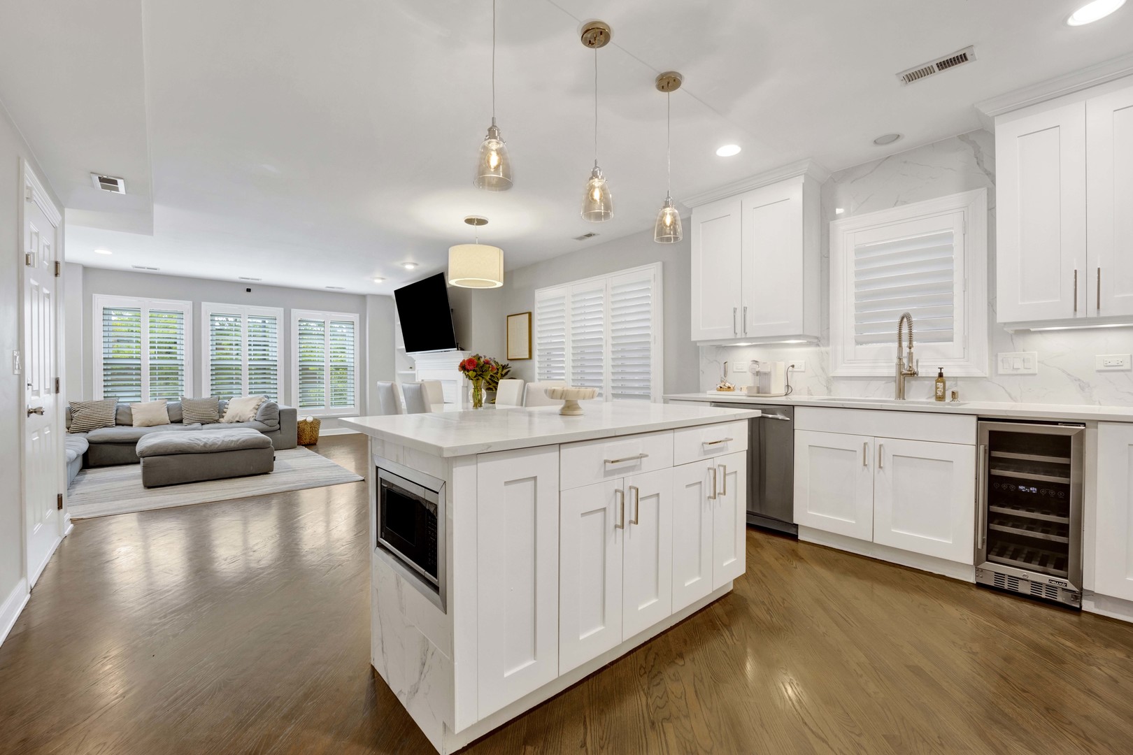 1709 N Larrabee Avenue Unit: 2N